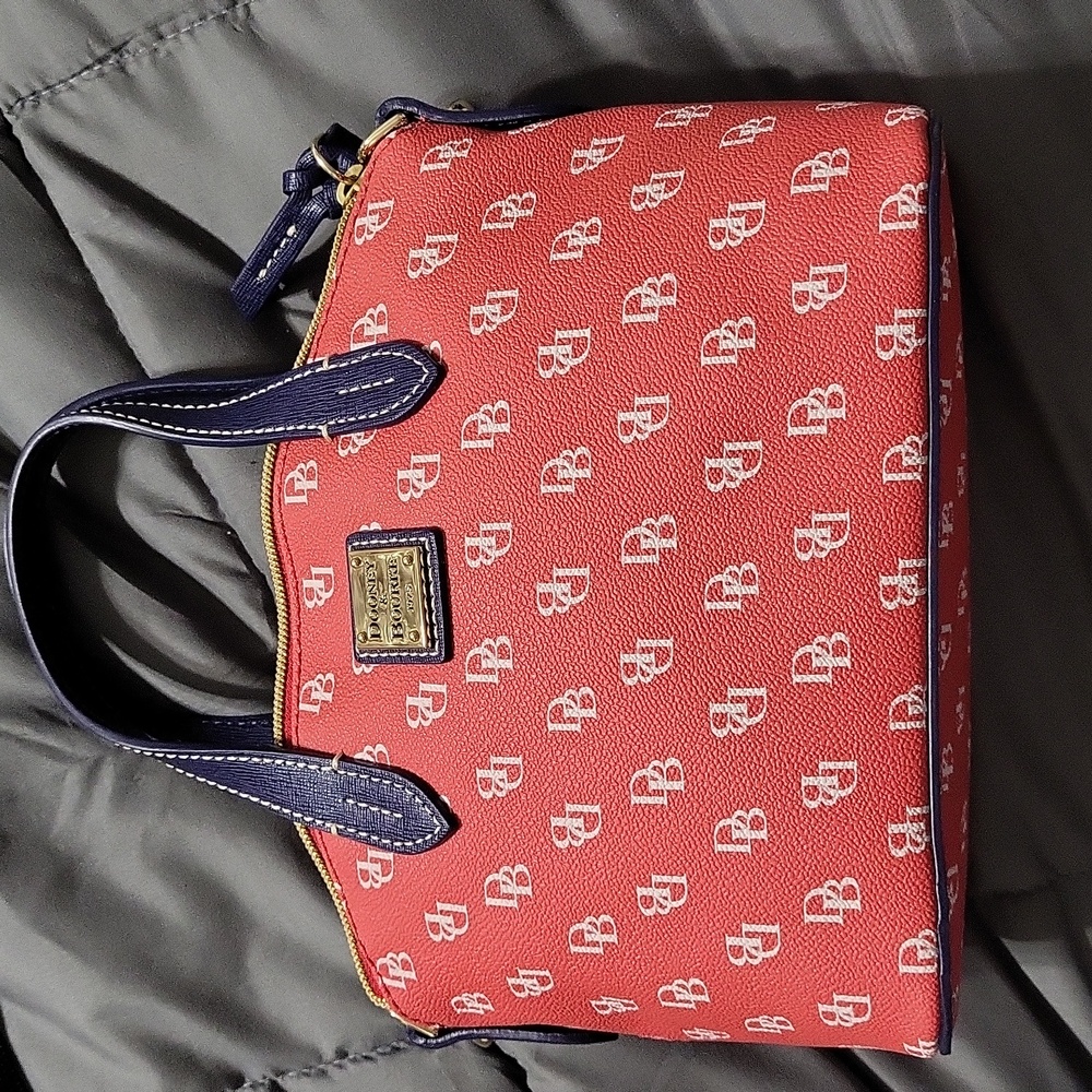 Small Dooney and bourke crossbody bag